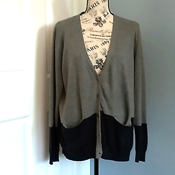 Forever 21 Sweaters - Forever 21 Cardigan - Size Large